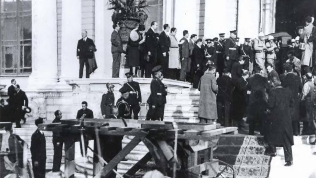 Arşivden çıkan kareler duygulandırdı: Atatürk’ün son yolculuğu adım adım görüntülendi 3